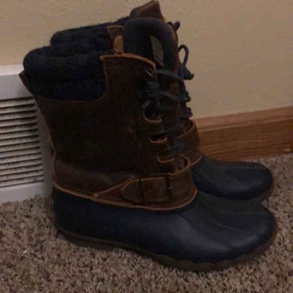 Size 7 Sperry Duck Boots - Picture 1 of 5